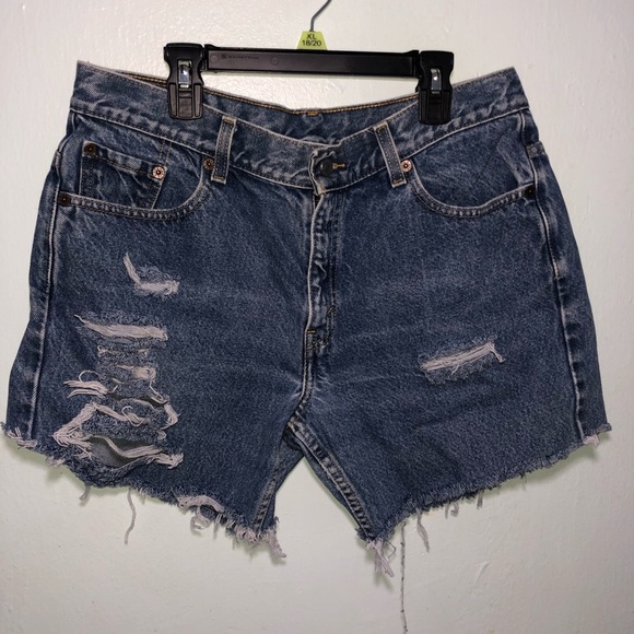 Womens Levi’s  Ripped Shorts Size 13s - Picture 4 of 10